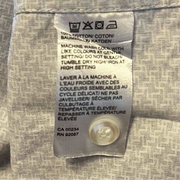 Saks Fifth Avenue Short Sleeve Button Down Men's Blue & White Patterned Shirt XL - Picture 12 of 13